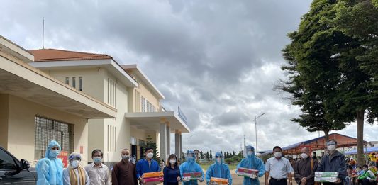 Lâm Đồng: Chương trình “Ươm mầm từ bi” tiếp tục trao tặng quà đến bà con