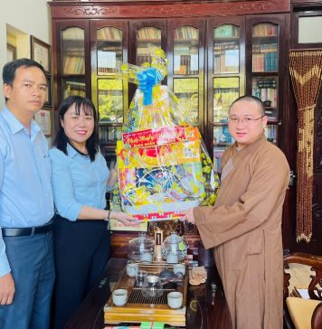 Lãnh đạo các ban ngành chính quyền chúc mừng năm mới đến Ban TTTT PG Quảng Nam