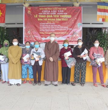 Núi Thành: Chùa Lộc Tân tặng quà từ thiện trong những ngày giáp tết