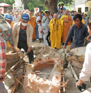 Thăng Bình: Lễ rót đồng đúc tôn tượng Đức Bổn Sư Thích Ca Mâu Ni Phật tại chùa Ngọc Sơn