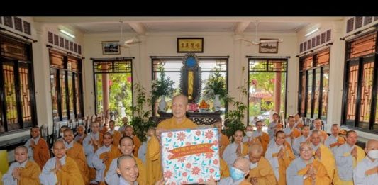 Video QCB: Ban Trị sự, Ban Tăng sự PG Quảng Nam thăm các trường hạ phía Nam của tỉnh