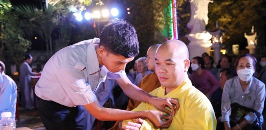 Video QCB: Núi Thành-Chùa Phổ Quang tổ chức đêm cài hoa Hiếu hạnh và văn nghệ mừng Vu lan PL. 2566