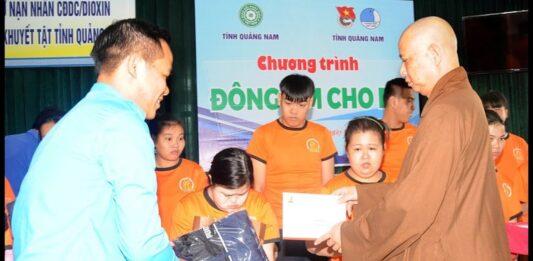 Video QCB: Ban Trị sự Phật giáo tỉnh Quảng Nam phối hợp Tỉnh Đoàn, Hội LHTN Việt Nam tỉnh tổ chức chương trình “Đông ấm cho em” năm 2022