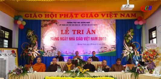 Video QCB: Tăng Ni sinh Trường Trung cấp Phật học Quảng Nam tổ chức tri ân nhân Ngày Nhà giáo Việt Nam
