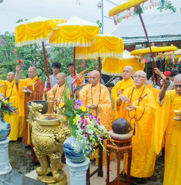 Điện Bàn: Lễ chú nguyện rót đồng đúc đại hồng chung tại chùa Phước Châu