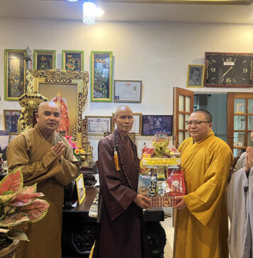 Điện Bàn: BTS Phật giáo thị xã thăm, chúc Tết 2023 và sách tấn tu học tại các tự viện