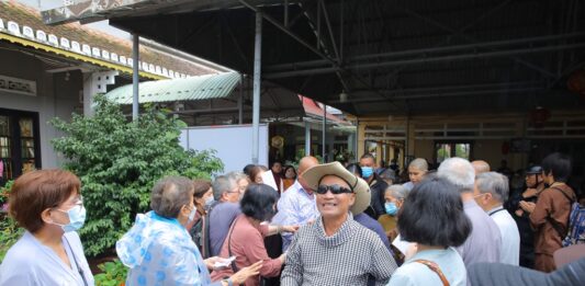 Tam Kỳ: Chùa Đạo Nguyên tổ chức tặng quà từ thiện cho người khiếm thị, tàn tật