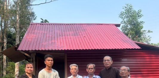 Nam Giang: Chùa Thạnh Mỹ hỗ trợ làm nhà cho hộ người dân tộc thiểu số