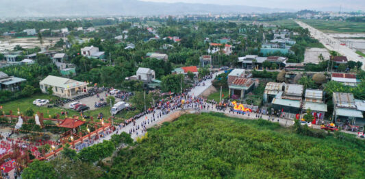 Đại Lộc: Chùm ảnh rước Phật và diễu hành xe hoa mừng Phật đản PL.2567