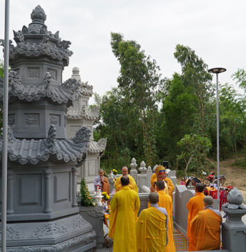 Lễ tạ tháp, bạch Phật khai kinh nhân chung thất cố TT.Thích Viên Hải