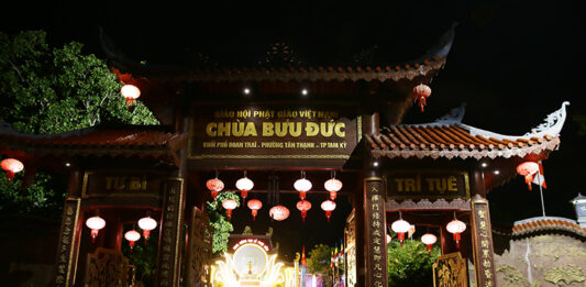 Tam Kỳ: Cờ Phật giáo tung bay, rộn ràng kính mừng Phật đản PL.2567