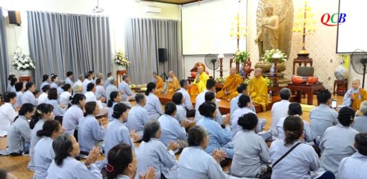 Video QCB: Hơn 300 Phật tử tham dự khóa tu an lạc tại chùa Vạn Đức, TP. Hội An