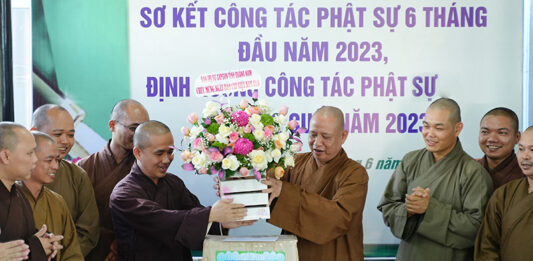 Thường trực Ban Trị sự Phật giáo tỉnh Quảng Nam thăm, chúc mừng Ban TTTT PG tỉnh nhân dịp 21/6