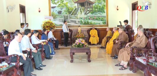 Video QCB: Lãnh đạo tỉnh và các tôn giáo bạn thăm, chúc mừng Phật đản