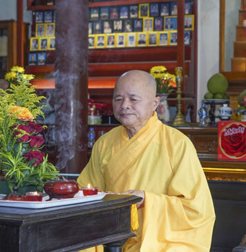 Hội An: HT.Thích Đồng Nguyện thuyết giảng chủ đề “Chư Tăng và Cư sĩ”