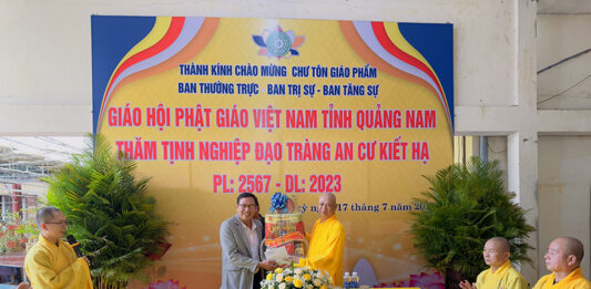 Ban Tôn giáo tỉnh Quảng Nam thăm các đạo tràng an cư