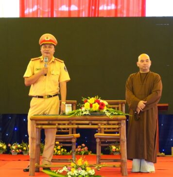 Video QCB: Tuyên truyền an toàn giao thông cho hơn 600 bạn trẻ tại khóa tu mùa hè “Vườn hoa Tuệ Giác” – 02