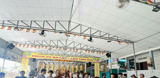 Tặng 50 phần quà và 50 xe đạp cho đoàn sinh GĐPT tỉnh Quảng Nam