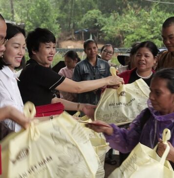 Video QCB: Tây Giang – Chương trình “Đông Ấm Xứ Quảng năm 2023” tặng quà cho người dân xã A Vương