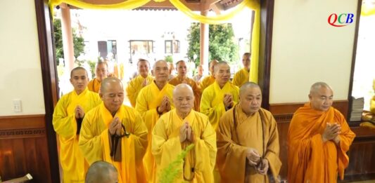 Video QCB: Tam Kỳ – Thường trực Ban Trị sự Phật giáo tỉnh Quảng Nam viếng tang và lễ di quan ĐĐ.Thích Viên Tu