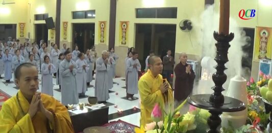 Video QCB: Thăng Bình – Chùa Phước Ấm tổ chức lễ hoa đăng kỷ niệm ngày vía Phật A Di Đà