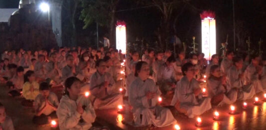 Thăng Bình: Thiêng liêng đêm hoa đăng vía Phật A Di Đà tại chùa Tân Bình