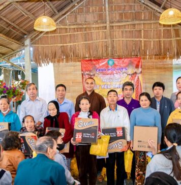 Núi Thành: Chùa Hòa Hưng tặng quà tết Giáp Thìn cho người dân địa phương