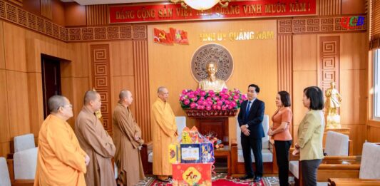 Ban Thường trực Ban Trị sự PG tỉnh Quảng Nam chúc Tết lãnh đạo các cơ quan chính quyền tỉnh và thành phố Tam Kỳ