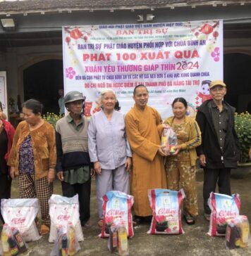 Hiệp Đức: Ban Trị sự Phật giáo huyện kết hợp chùa Bình An trao 100 phần quà “Xuân yêu thương Giáp Thìn”
