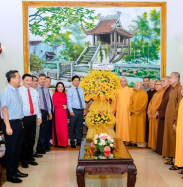 Bí thư Tỉnh uỷ Lương Nguyễn Minh Triết cùng đoàn lãnh đạo tỉnh Quảng Nam thăm, chúc mừng Đại lễ Phật đản PL.2568