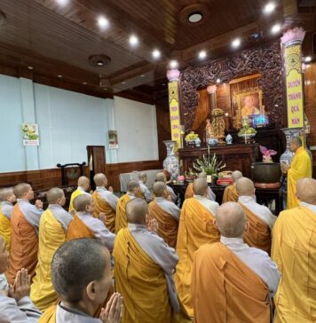 Phân ban Ni giới tỉnh Quảng Nam đảnh lễ chư tôn giáo phẩm nhân mùa An cư Kiết hạ PL.2568