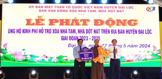 Phật giáo huyện Đại Lộc ủng hộ 140 triệu đồng kinh phí xóa nhà tạm, nhà dột nát