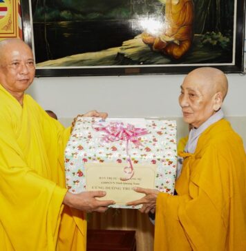 Ban Trị sự Phật giáo tỉnh Quảng Nam thăm, sách tấn chư Ni đạo tràng an cư chùa Bảo Thắng