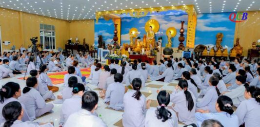 Điện Bàn: Gần 350 cư sĩ tham gia đạo tràng tu bát quan trai cụm Đông