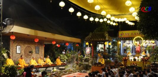 Hội An: Chùa Phổ Triêm tổ chức khai kinh Vu lan Báo hiếu và lễ cài hoa hồng PL.2568