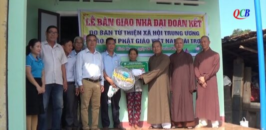 Video QCB: Thăng Bình – Bàn giao nhà Đại đoàn kết cho các hộ dân ở xã Bình Trung
