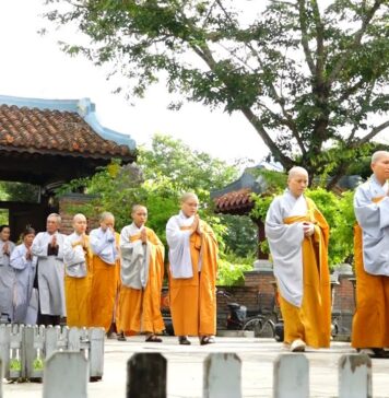 Video QCB: Hội An – Gần 300 đạo hữu Phật tử tham gia khóa tu ngày an lạc