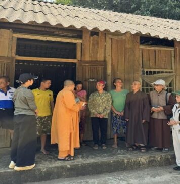 Ban Từ thiện Xã hội GHPGVN tỉnh Quảng Nam thăm và tặng quà động viên bà con tỉnh Yên Bái khắc phục hậu quả cơn bão số 3 (Yagi)