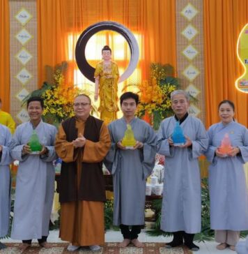 Video QCB: Điện Bàn – Lễ tổng kết đạo tràng tu bát quan trai cụm Đông