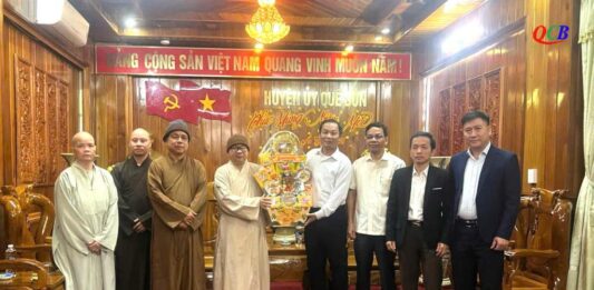 Quế Sơn: BTS Phật giáo huyện thăm, chúc Tết chính quyền